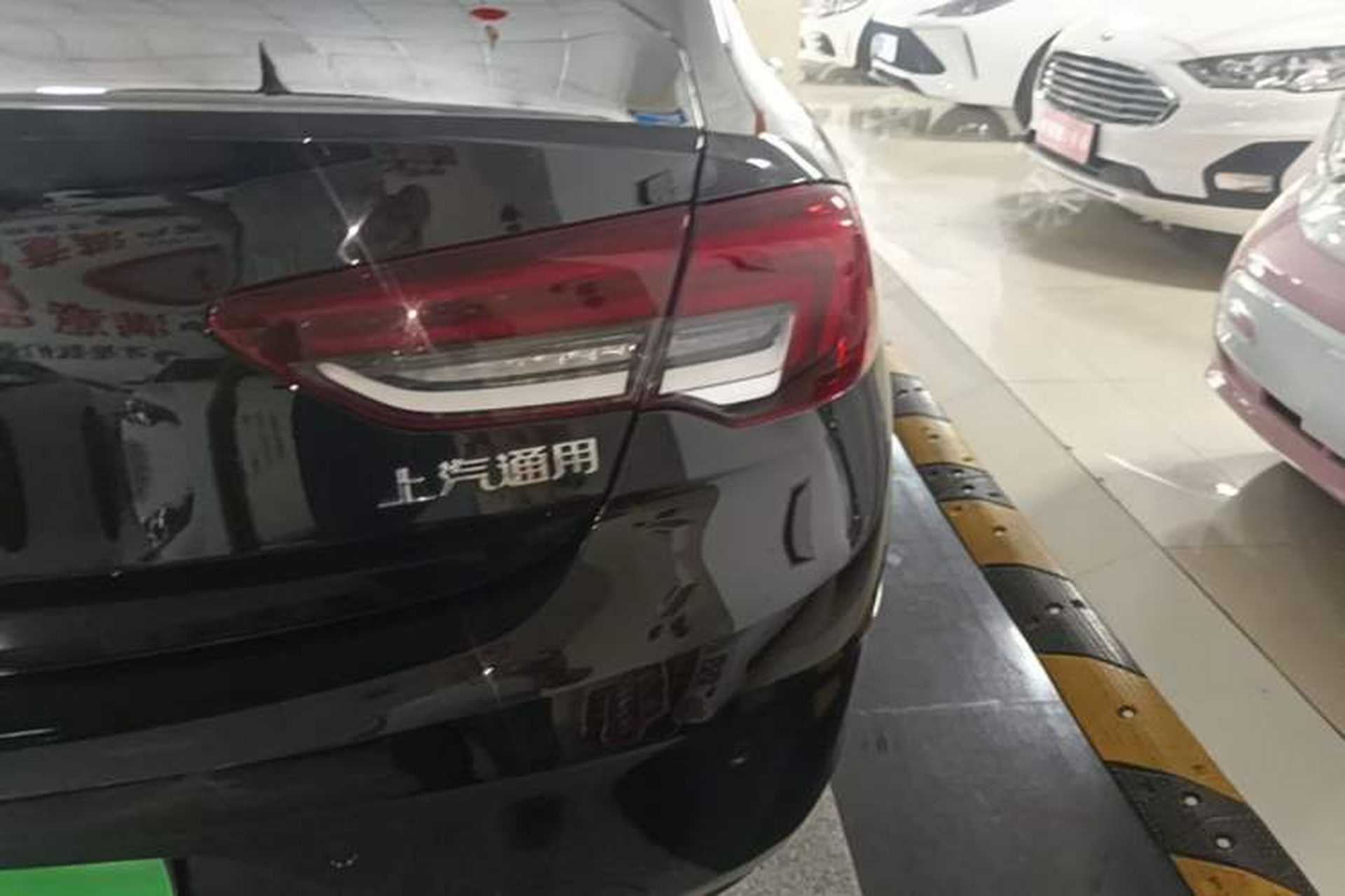 Used Buick Regal 2024 28T Luxury Edition Right Rear Taillight