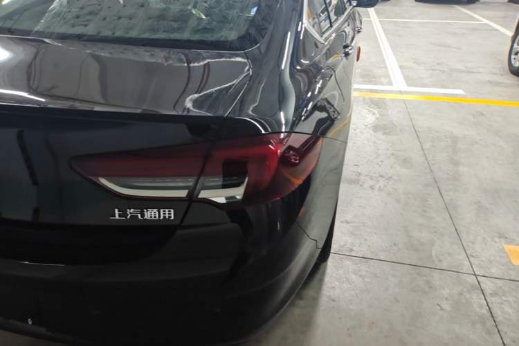 Used Buick Regal 2024 28T Luxury Edition Right Rear Taillight