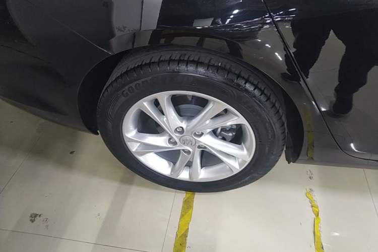 Used Buick Regal 2024 25T Deluxe Edition Right Rear Wheel Hub