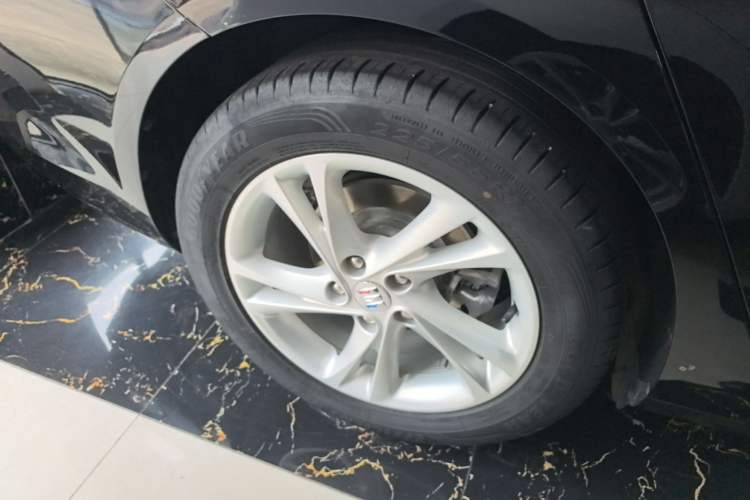 Used Buick Regal 2024 25T Deluxe Edition Right Rear Wheel Hub