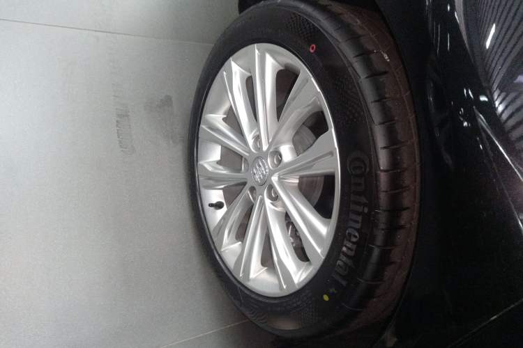 Used Buick Regal 2024 28T Luxury Edition Right Rear Wheel Hub