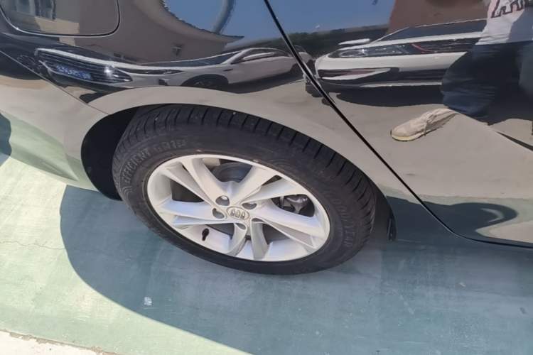 Used Buick Regal 2024 25T Deluxe Edition Right Rear Wheel Hub