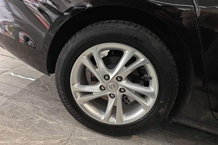 Used Buick Regal 2024 25T Deluxe Edition Right Rear Wheel Hub