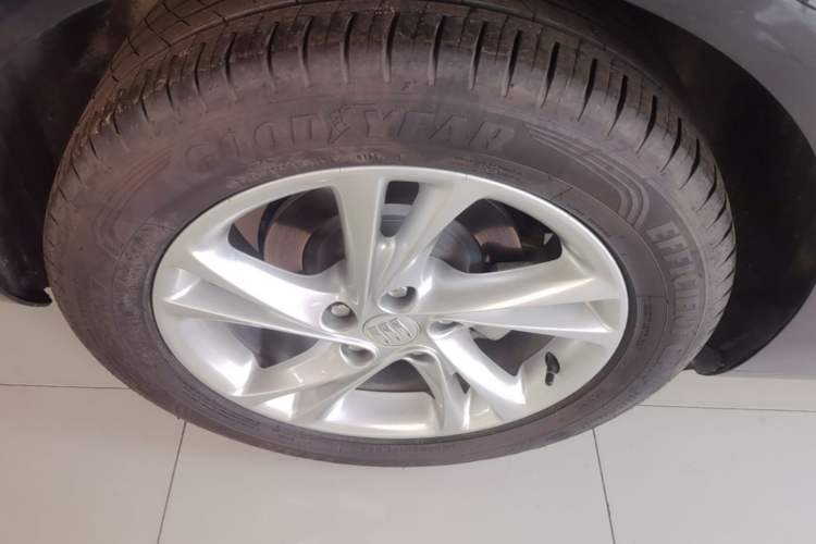 Used Buick Regal 2024 25T Deluxe Edition Right Rear Wheel Hub