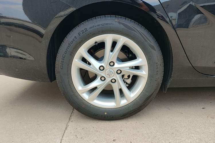 Used Buick Regal 2024 Revised 25T Ultra-Comfort Edition Right Rear Wheel Hub
