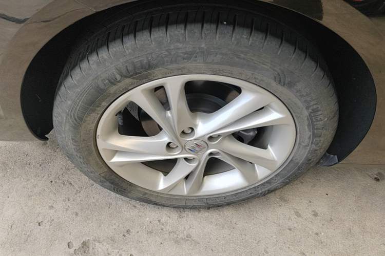 Used Buick Regal 2024 25T Deluxe Edition Right Rear Wheel Hub