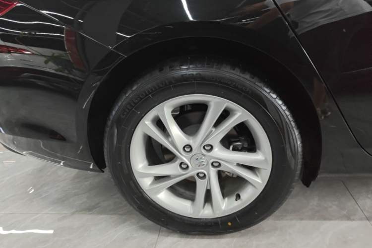 Used Buick Regal 2024 Revised 25T Ultra-Comfort Edition Right Rear Wheel Hub
