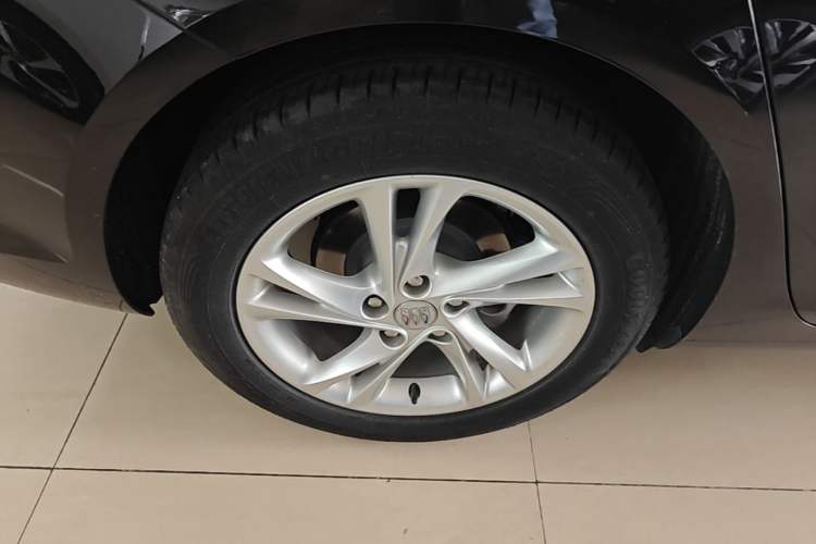 Used Buick Regal 2024 25T Deluxe Edition Right Rear Wheel Hub