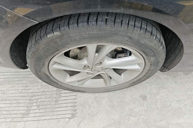 Used Buick Regal 2024 25T Deluxe Edition Right Rear Wheel Hub