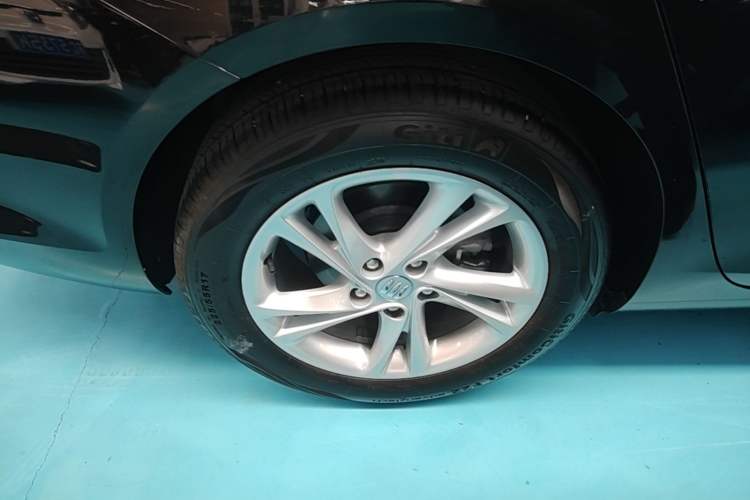 Used Buick Regal 2024 Revised 25T Ultra-Comfort Edition Right Rear Wheel Hub