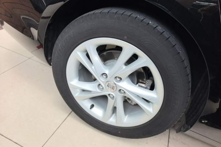 Used Buick Regal 2024 25T Deluxe Edition Right Rear Wheel Hub