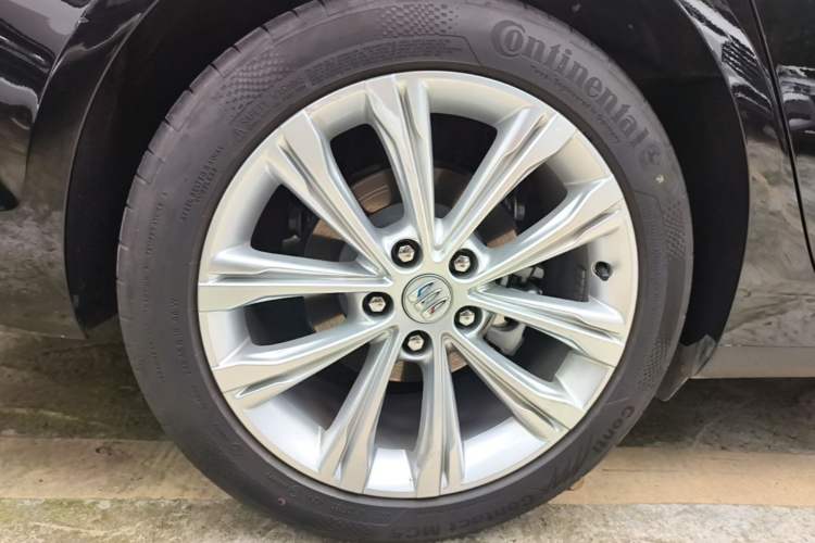 Used Buick Regal 2024 28T Luxury Edition Right Rear Wheel Hub