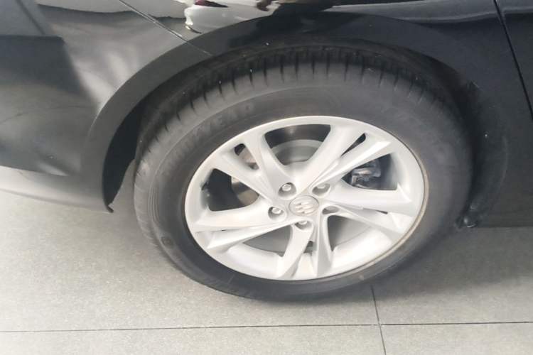 Used Buick Regal 2024 25T Deluxe Edition Right Rear Wheel Hub