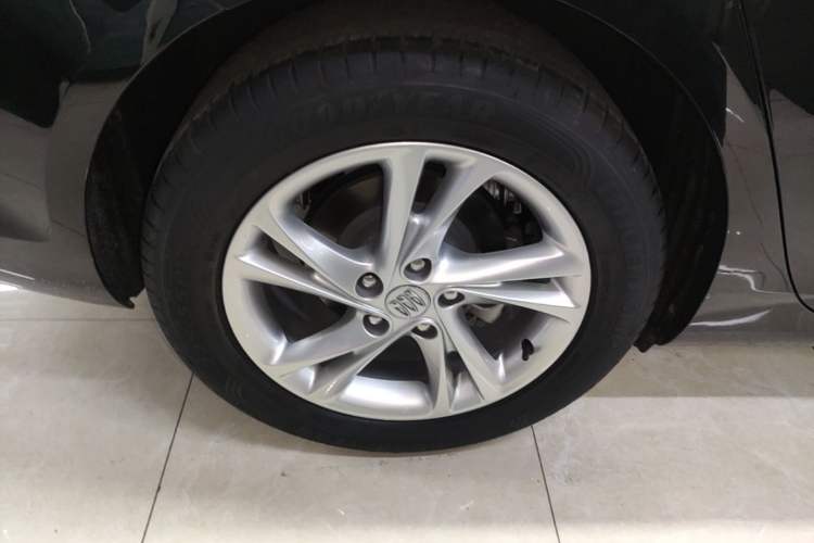 Used Buick Regal 2024 25T Deluxe Edition Right Rear Wheel Hub