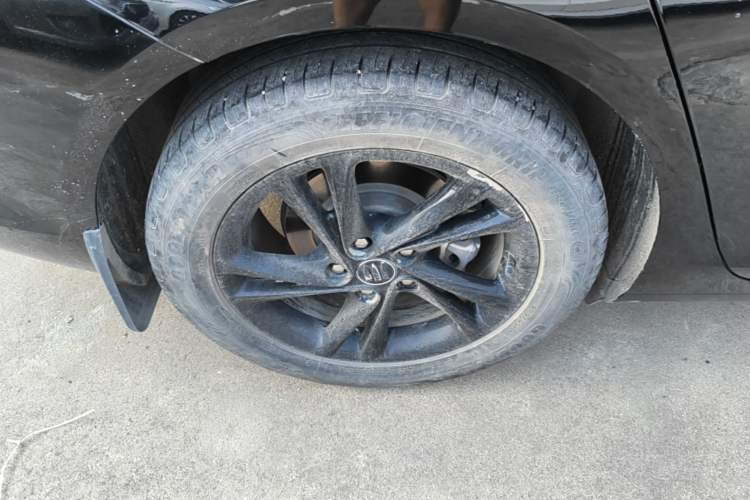 Used Buick Regal 2024 25T Deluxe Edition Right Rear Wheel Hub