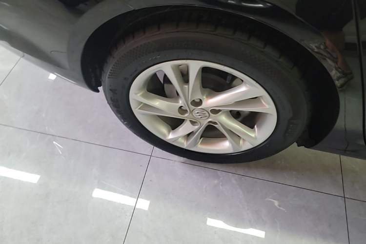 Used Buick Regal 2024 25T Deluxe Edition Right Rear Wheel Hub