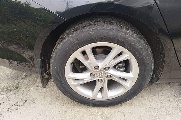 Used Buick Regal 2024 25T Deluxe Edition Right Rear Wheel Hub