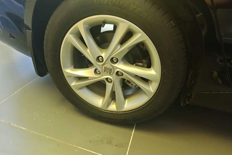 Used Buick Regal 2024 25T Deluxe Edition Right Rear Wheel Hub