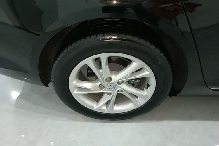 Used Buick Regal 2024 25T Deluxe Edition Right Rear Wheel Hub