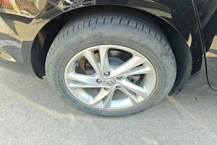 Used Buick Regal 2024 25T Deluxe Edition Right Rear Wheel Hub