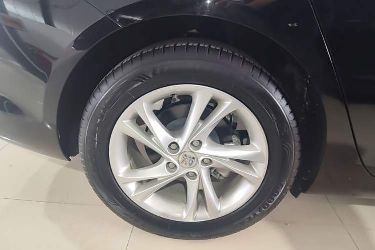 Used Buick Regal 2024 25T Deluxe Edition Right Rear Wheel Hub