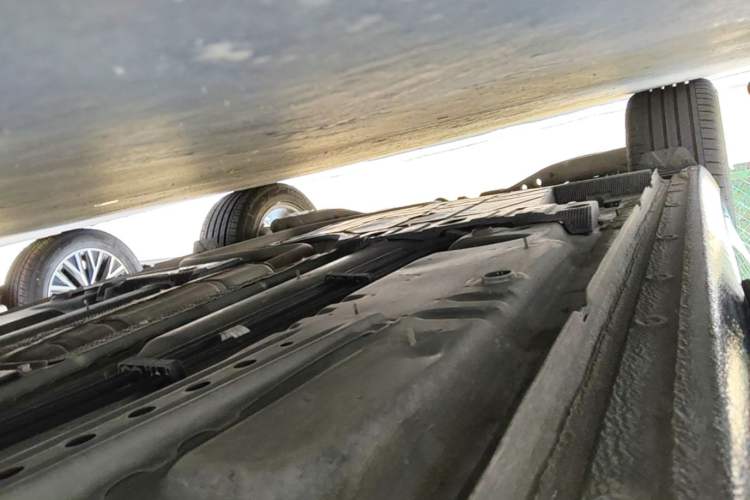 Used Buick Regal 2024 25T Deluxe Edition Right Side Sill