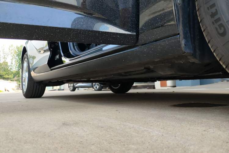 Used Buick Regal 2024 Revised 25T Ultra-Comfort Edition Right Side Sill