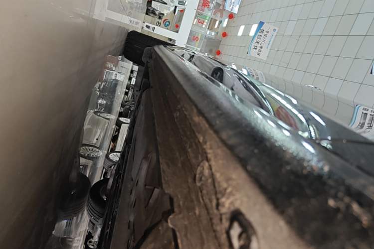 Used Buick Regal 2024 25T Deluxe Edition Right Side Sill