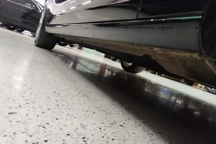 Used Buick Regal 2024 28T Luxury Edition Right Side Sill