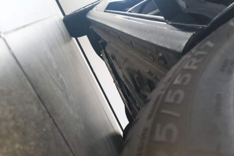 Used Buick Regal 2024 25T Deluxe Edition Right Side Sill