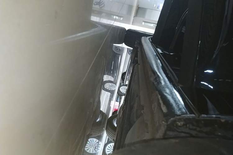 Used Buick Regal 2024 25T Deluxe Edition Right Side Sill