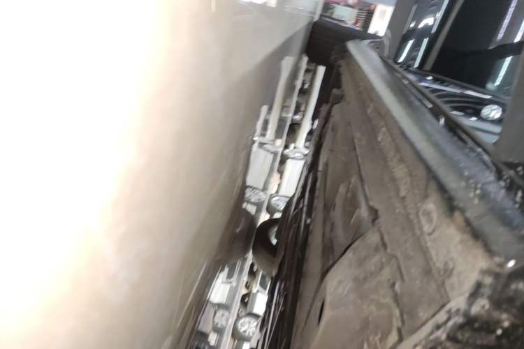Used Buick Regal 2024 25T Deluxe Edition Right Side Sill