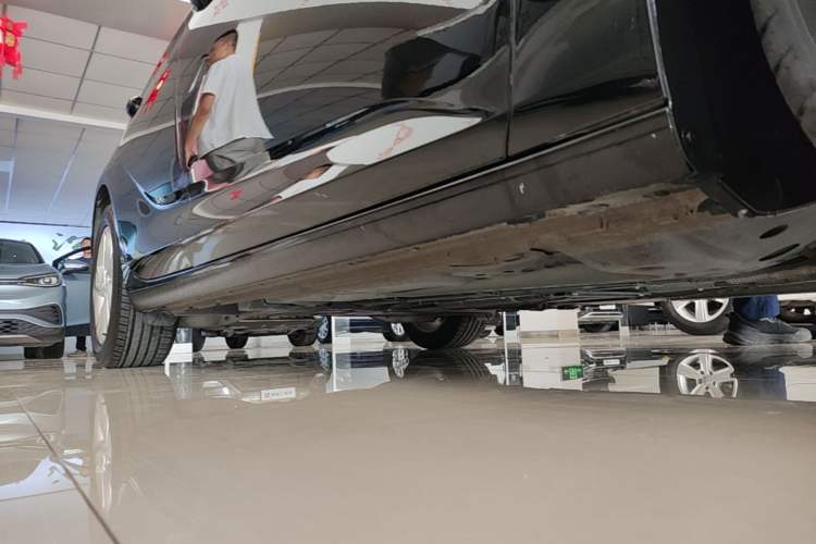 Used Buick Regal 2024 25T Deluxe Edition Right Side Sill
