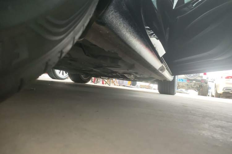 Used Buick Regal 2024 25T Deluxe Edition Right Side Sill