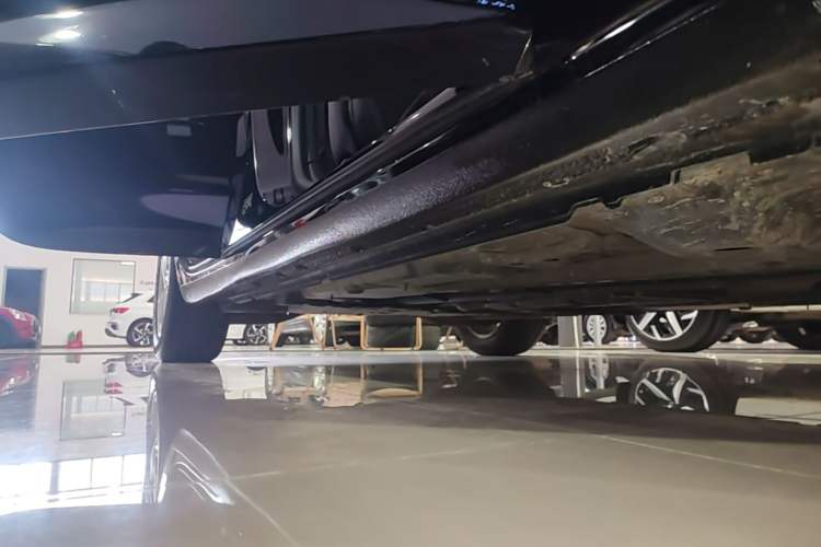 Used Buick Regal 2024 25T Deluxe Edition Right Side Sill