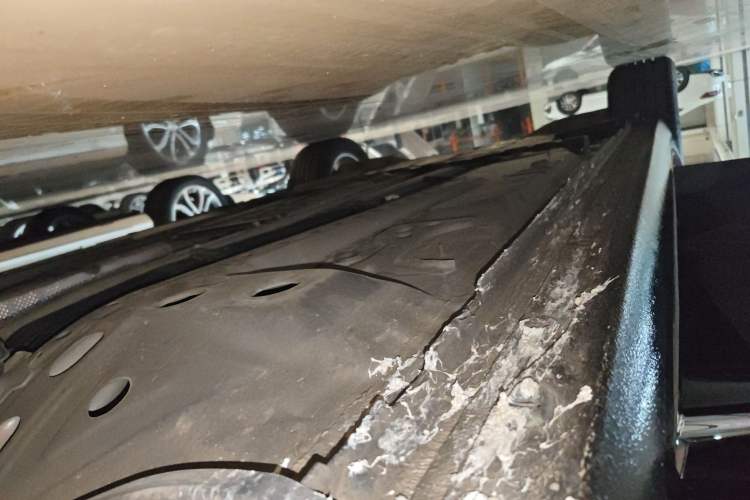 Used Buick Regal 2024 25T Deluxe Edition Right Side Sill