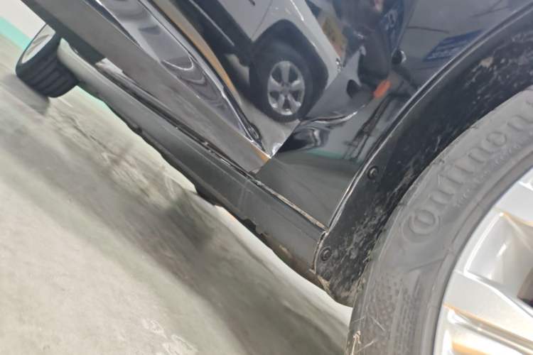 Used Buick Regal 2024 28T Luxury Edition Right Side Sill