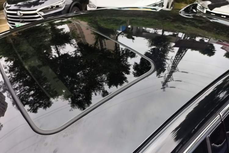 Used Buick Regal 2024 28T Luxury Edition Roof
