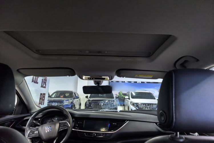 Used Buick Regal 2024 25T Deluxe Edition Roof