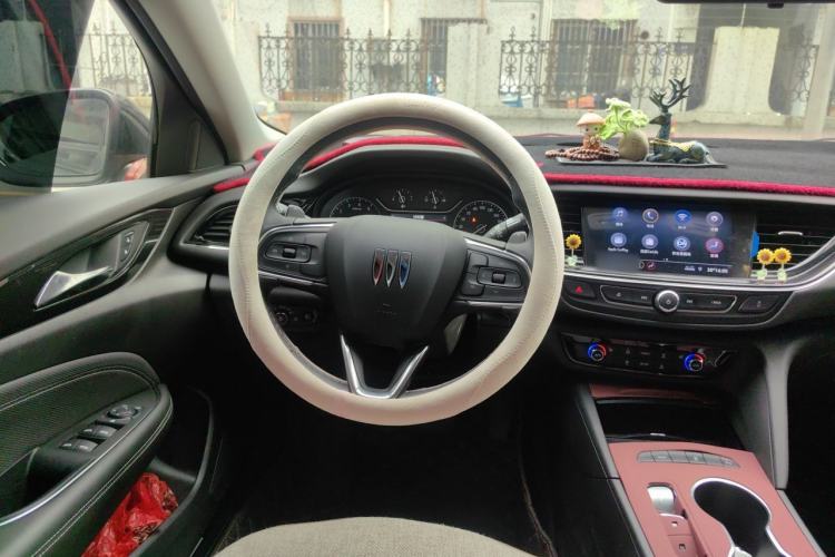 Used Buick Regal 2024 25T Deluxe Edition Steering Wheel