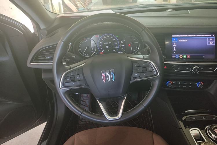 Used Buick Regal 2024 28T Luxury Edition Steering Wheel