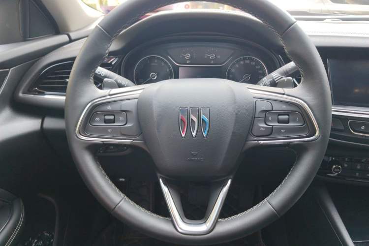 Used Buick Regal 2024 Revised 25T Ultra-Comfort Edition Steering Wheel
