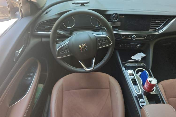 Used Buick Regal 2024 Restyled 28T Luxury Edition Steering Wheel