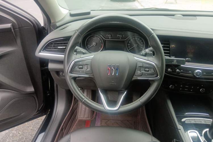 Used Buick Regal 2024 25T Deluxe Edition Steering Wheel