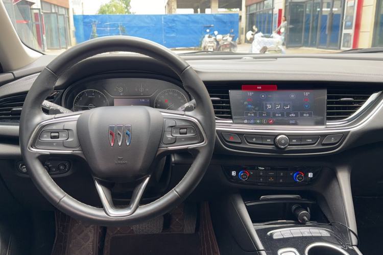 Used Buick Regal 2024 25T Deluxe Edition Steering Wheel