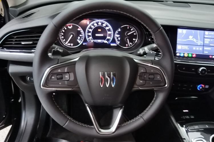 Used Buick Regal 2024 28T Luxury Edition Steering Wheel