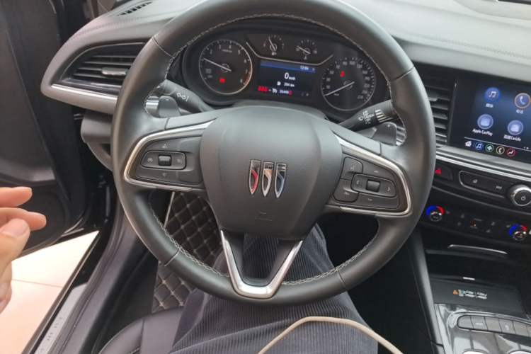 Used Buick Regal 2024 25T Deluxe Edition Steering Wheel