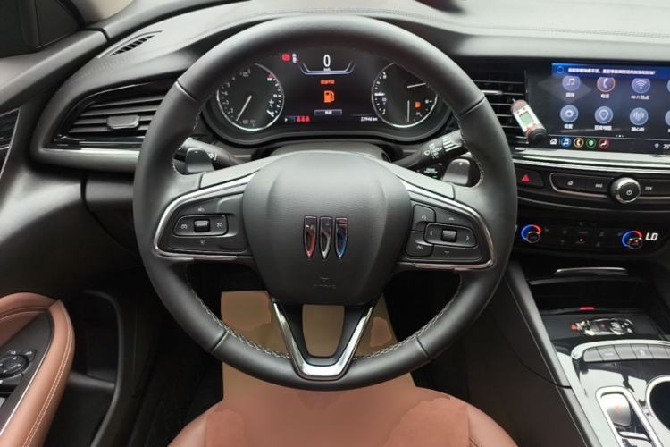 Used Buick Regal 2024 28T Luxury Edition Steering Wheel