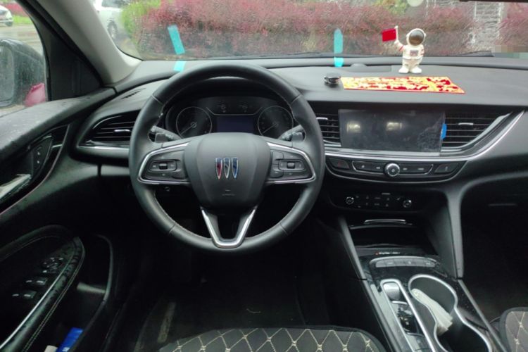 Used Buick Regal 2024 25T Deluxe Edition Steering Wheel