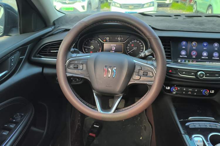 Used Buick Regal 2024 25T Deluxe Edition Steering Wheel
